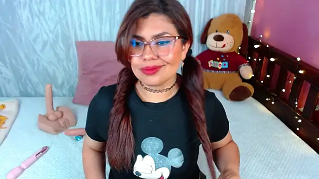 Snapshot of Queenamazon1 chatting on 27, 10, 2025 Queenamazon1 online show from 27, 10, 2025