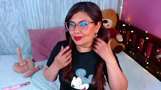 Snapshot of Queenamazon1 chatting on 28, 10, 2025 Queenamazon1 online show from 28, 10, 2025