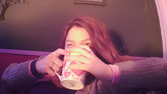 Snapshot of Angelk43 chatting on 20, 12, 2025 Angelk43 online show from 20, 12, 2025