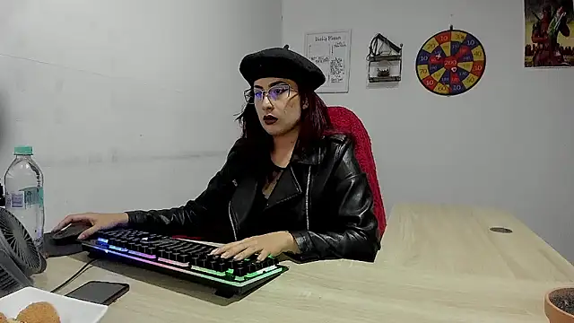 Scarlett Sen online show from 18, 1, 2025