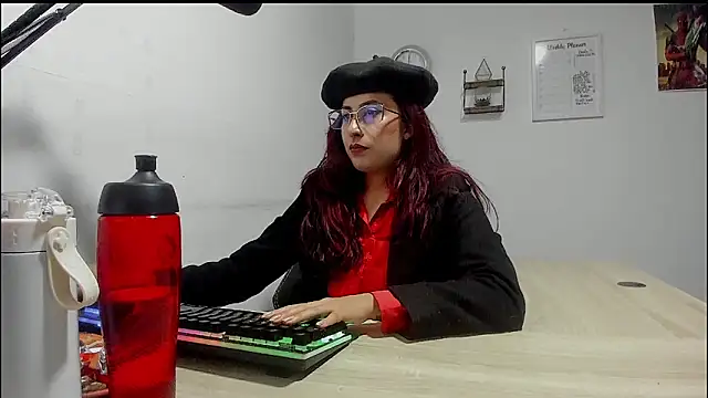 Scarlett Sen online show from 4, 3, 2025