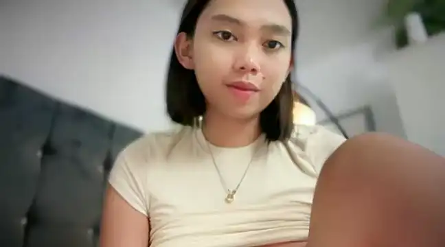 Snapshot of GenesisCastillano chatting on 5, 2, 2025 GenesisCastillano online show from 5, 2, 2025