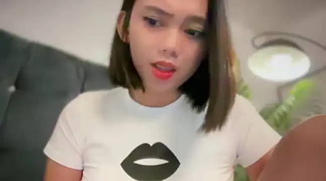 Snapshot of GenesisCastillano chatting on 23, 2, 2025 GenesisCastillano online show from 23, 2, 2025