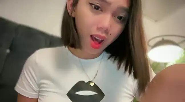 Snapshot of GenesisCastillano chatting on 23, 2, 2025 GenesisCastillano online show from 23, 2, 2025