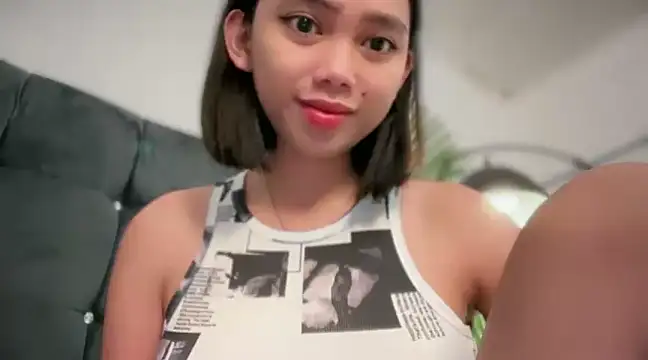 Snapshot of GenesisCastillano chatting on 14, 3, 2025 GenesisCastillano online show from 14, 3, 2025