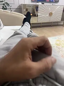 Snapshot of MAHKE12 chatting on 19, 10, 2025 MAHKE12 online show from 19, 10, 2025