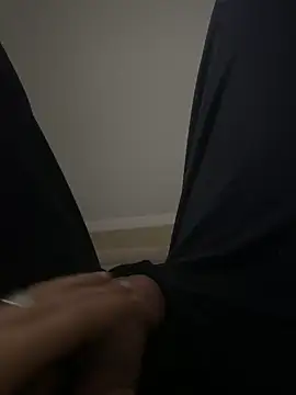 Snapshot of MAHKE12 chatting on 21, 10, 2025 MAHKE12 online show from 21, 10, 2025