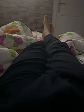 Snapshot of MAHKE12 chatting on 24, 10, 2025 MAHKE12 online show from 24, 10, 2025