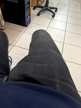 Snapshot of MAHKE12 chatting on 7, 11, 2025 MAHKE12 online show from 7, 11, 2025