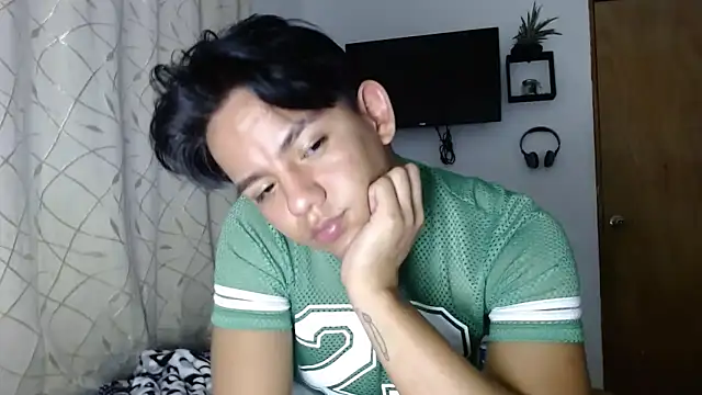 Snapshot of Apolo__lommelli chatting on 12, 3, 2025 Apolo lommelli online show from 12, 3, 2025