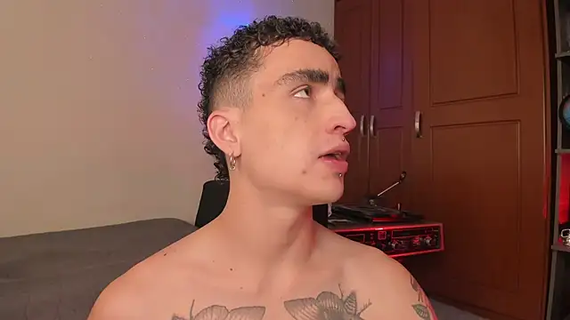 Snapshot of syd_onfire chatting on 9, 2, 2025 syd onfire online show from 9, 2, 2025