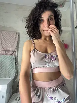 Snapshot of _CurlySue_ chatting on 9, 2, 2025 CurlySue online show from 9, 2, 2025