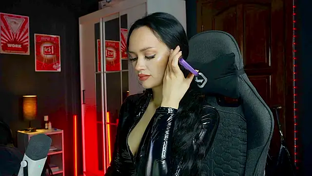 QueenAliss online show from 25, 2, 2026