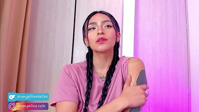 Snapshot of Evangeline_Belle chatting on 17, 12, 2025 Evangeline Belle online show from 17, 12, 2025