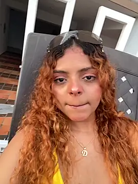 Snapshot of ValienteGirl_ chatting on 13, 10, 2025 ValienteGirl online show from 13, 10, 2025