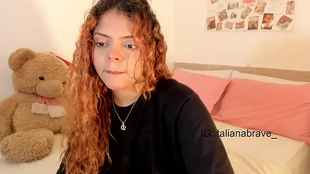 Snapshot of ValienteGirl_ chatting on 17, 10, 2025 ValienteGirl online show from 17, 10, 2025