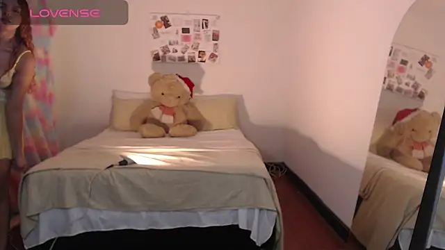 Snapshot of ValienteGirl_ chatting on 26, 11, 2025 ValienteGirl online show from 26, 11, 2025