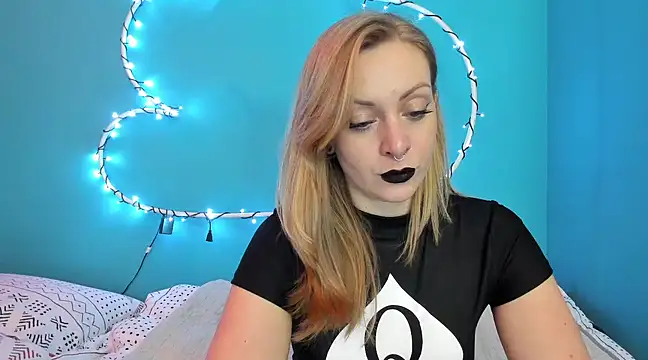 YourVenus00 online show from 5, 2, 2025