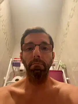 Snapshot of steph19x5 chatting on 19, 10, 2025 steph19x5 online show from 19, 10, 2025