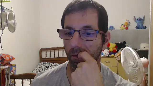 Snapshot of steph19x5 chatting on 8, 11, 2025 steph19x5 online show from 8, 11, 2025