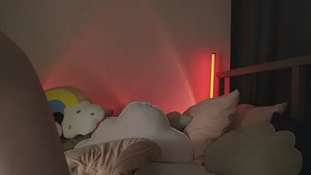 Snapshot of MiracleSandy chatting on 4, 3, 2025 MiracleSandy online show from 4, 3, 2025