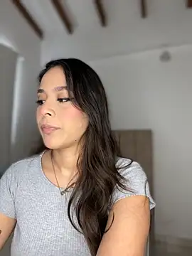 Snapshot of Little_Amber6 chatting on 2, 11, 2025 Little Amber6 online show from 2, 11, 2025