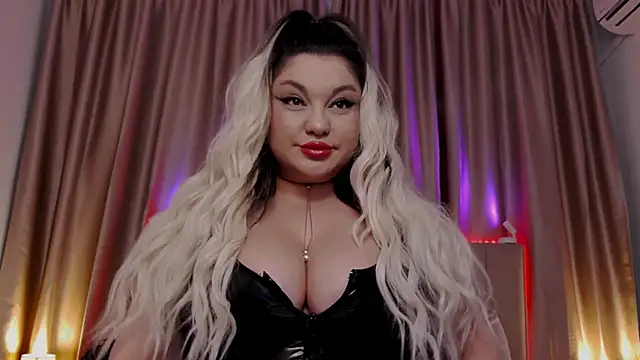 Snapshot of Larissa_K chatting on 26, 10, 2025 Larissa K online show from 26, 10, 2025