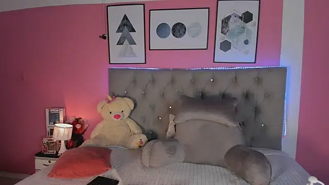 Snapshot of LEXA_MURPHY chatting on 22, 10, 2025 LEXA MURPHY online show from 22, 10, 2025