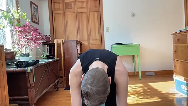 Snapshot of LeahWilde chatting on 18, 2, 2025 LeahWilde online show from 18, 2, 2025