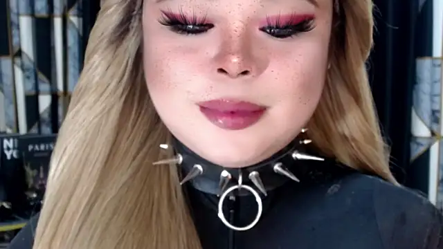 Snapshot of Mistress_DOMnicaaxx chatting on 7, 11, 2025 Mistress DOMnicaaxx online show from 7, 11, 2025