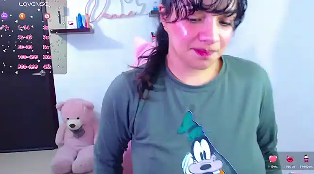 Vannessa  Shy online show from 4, 3, 2025