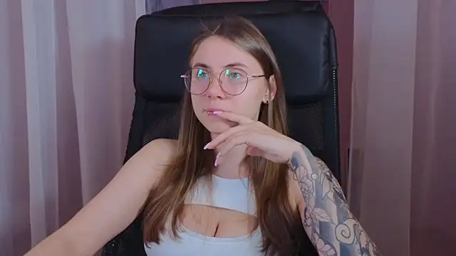  AnnaStark  online show from 7, 1, 2025