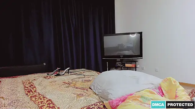 Larisa Sign online show from 11, 10, 2025