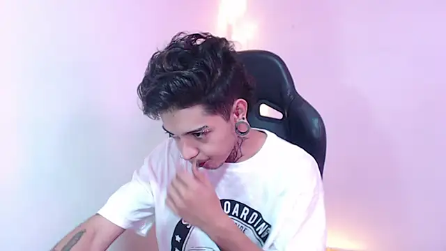 Snapshot of saad_man chatting on 13, 1, 2025 saad man online show from 13, 1, 2025