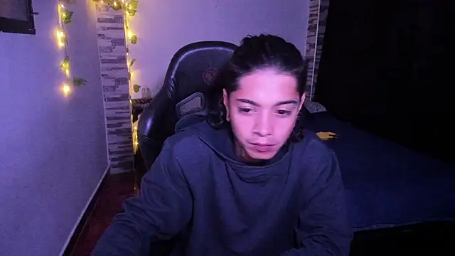 Snapshot of saad_man chatting on 17, 10, 2025 saad man online show from 17, 10, 2025