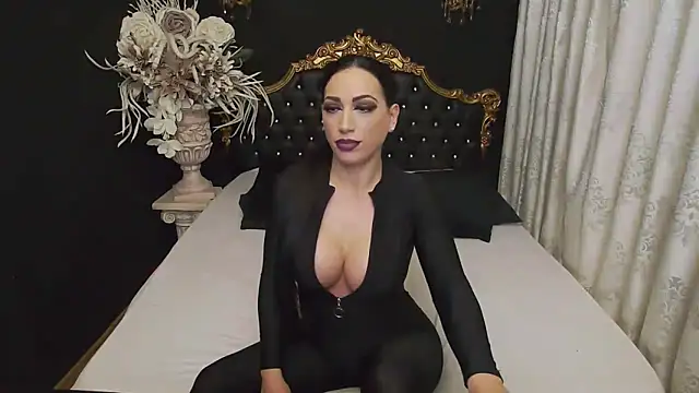 Snapshot of MichaelaDark chatting on 6, 1, 2025 MichaelaDark online show from 6, 1, 2025