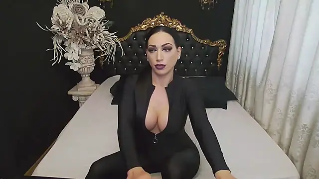 Snapshot of MichaelaDark chatting on 6, 1, 2025 MichaelaDark online show from 6, 1, 2025