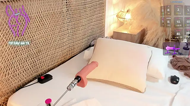 Snapshot of cloe_25 chatting on 5, 11, 2025 cloe 25 online show from 5, 11, 2025