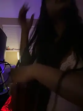 Snapshot of Tikalalin chatting on 20, 12, 2024 Tikalalin online show from 20, 12, 2024