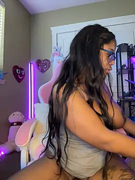 Snapshot of Tikalalin chatting on 16, 1, 2025 Tikalalin online show from 16, 1, 2025