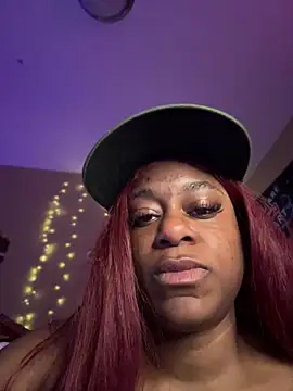 Snapshot of Tikalalin chatting on 12, 10, 2025 Tikalalin online show from 12, 10, 2025