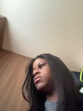 Snapshot of Tikalalin chatting on 3, 11, 2025 Tikalalin online show from 3, 11, 2025