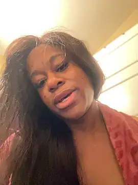 Snapshot of Tikalalin chatting on 4, 11, 2025 Tikalalin online show from 4, 11, 2025