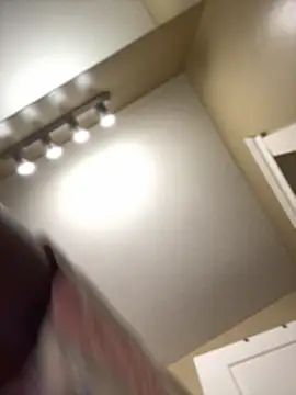 Snapshot of Tikalalin chatting on 6, 11, 2025 Tikalalin online show from 6, 11, 2025