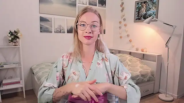 MissRightX online show from 17, 9, 2025