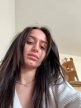 Zeyna1 online show from 4, 3, 2025