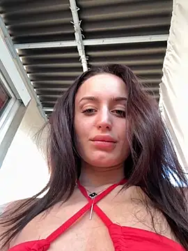 Zeyna1 online show from 8, 9, 2025