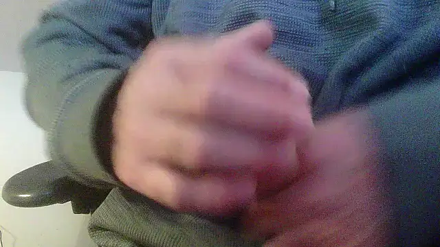 Snapshot of OralDesires2 chatting on 8, 12, 2024 OralDesires2 online show from 8, 12, 2024