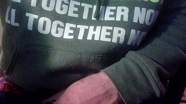 Snapshot of OralDesires2 chatting on 4, 1, 2025 OralDesires2 online show from 4, 1, 2025