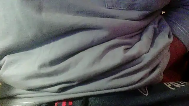 Snapshot of OralDesires2 chatting on 8, 1, 2025 OralDesires2 online show from 8, 1, 2025